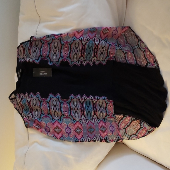 Top, - Picture 1 of 3